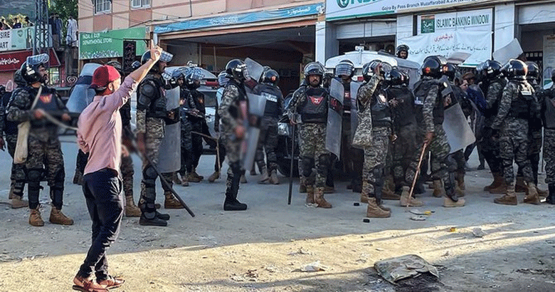 آزاد کشمیر میں رینجرز پر پتھراؤ اور تشدد کی ان دیکھی ویڈیو منظرِ عام پر