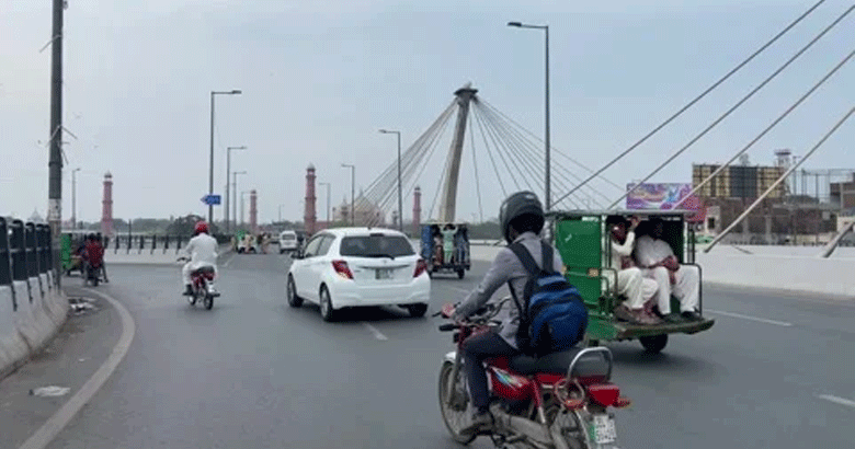 لاہور شہر کے داخلی وخارجی راستوں کی بندش میں نرمی کردی گئی